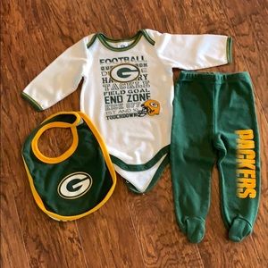3 piece baby NFL Greenbay Packers set.